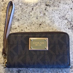 Michael Kors Wristlet